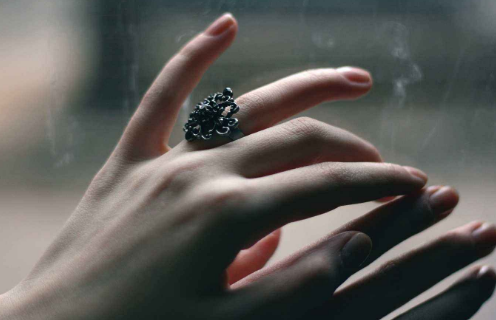 灵犀手相课堂:什么手相的女人嫁得好，手相看女人能否嫁得好