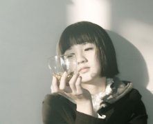 灵犀额头课堂:抬头纹是好面相吗
