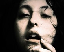 灵犀看相识人课堂:婚外情出轨的女人看面相