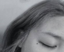 灵犀痣的位置与命运课堂:哪里长痣注定富贵好运
