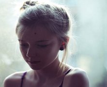 灵犀脸上的痣图解课堂:额头有痣面相分析详解