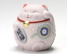 灵犀招财风水:车内招财猫摆放位置