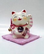 灵犀财神摆放:如何处理招财猫打破了