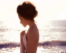 灵犀看相识人课堂:面相看哪些女人感情上易遭受挫折