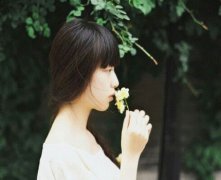 灵犀嘴唇课堂:上嘴唇厚的女人命运如何