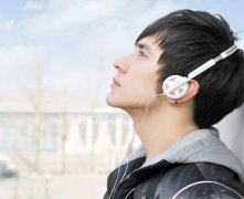 灵犀耳朵有痣课堂:男人耳朵上长痣详解