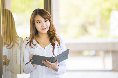 面相,女<a href=/topic/90/ target=_blank class=infotextkey><a href=/topics/90/ target=_blank class=infotextkey><a href=/topics/renzhong/ target=_blank class=infotextkey>人中</a></a></a>年有财