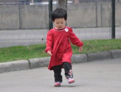 梦见被小孩追