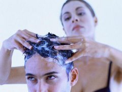 梦见给别人洗头