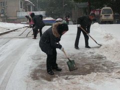 梦见铲雪