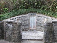 梦见坟