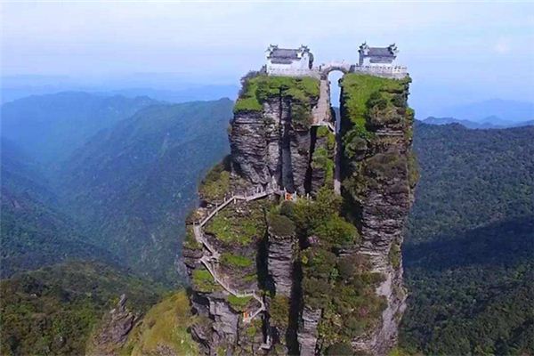 梦见悬崖峭壁