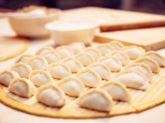 梦见吃饺子