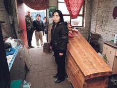 梦见棺材和死人