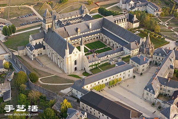 12世纪修道院改造的酒店FONTEVRAUD ABBEY