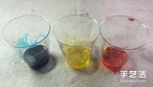 色彩分层小实验 利用了溶液密度的不同
