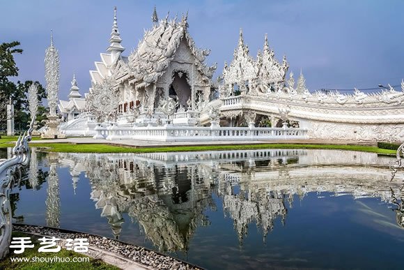 令人惊叹宛如座落于天堂的泰国白庙