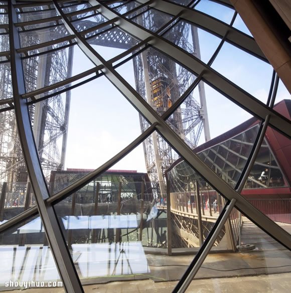 到巴黎铁塔太空漫步 法国第一高塔崭新面貌