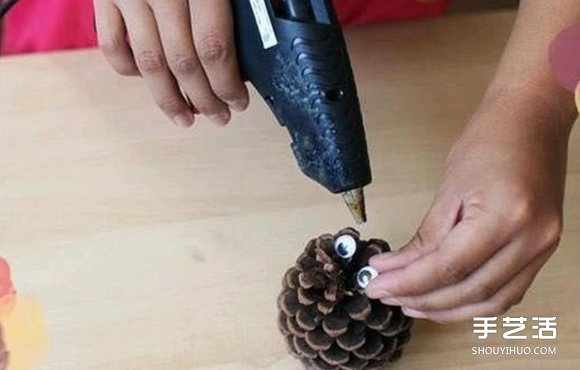 幼儿松果小制作：简单又可爱的手工小鸟制作
