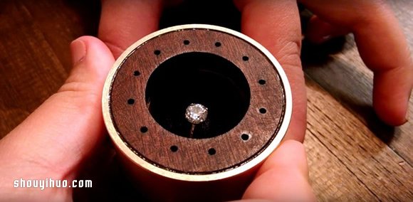 向摄影师女友求婚 DIY独一无二“光圈戒指盒”