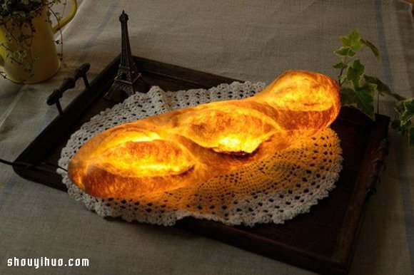 Yukiko Morita 用真正面包制作而成的灯具