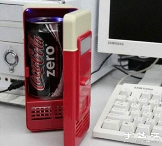 可以放进一听易拉罐饮料的USB小冰箱