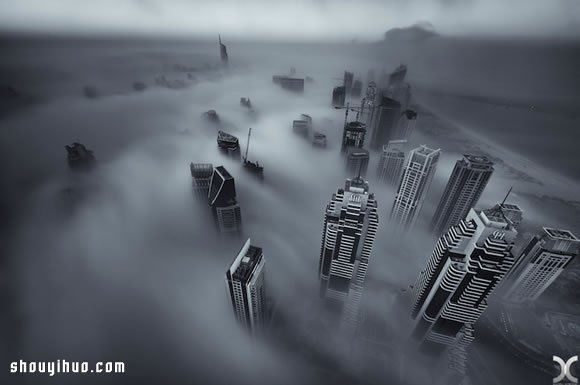 高楼上杜拜城市摄影 发现云雾上的天空之城