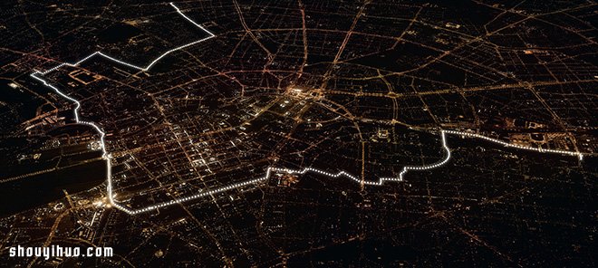 25周年纪念日 8000颗气球筑成柏林围墙