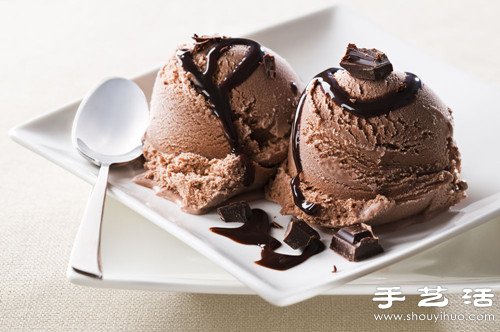 黑巧克力冰淇淋的做法 自制黑巧克力冰淇淋