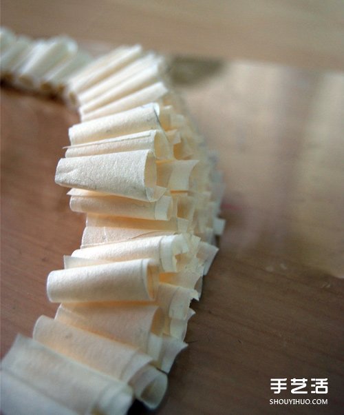 海绵纸手工制作美蜂窝灯罩台灯的方法教程