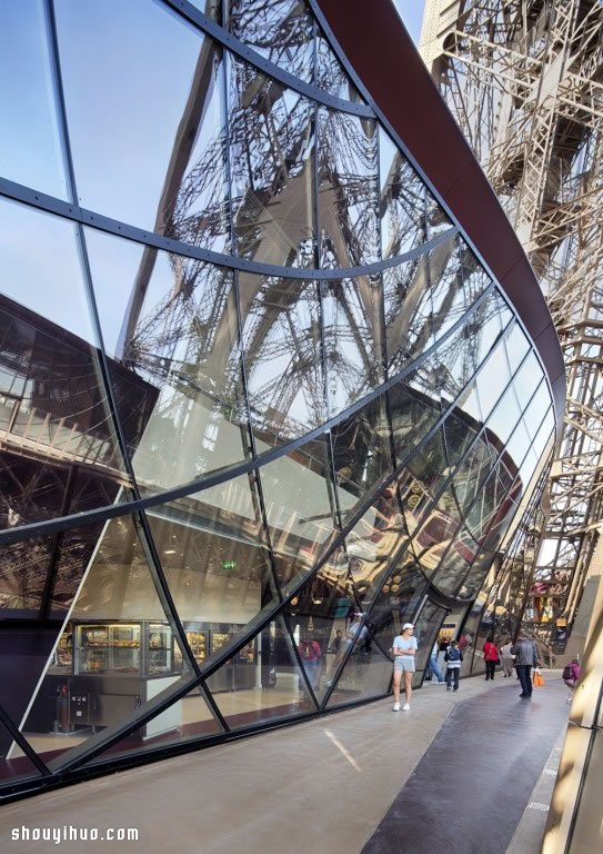 到巴黎铁塔太空漫步 法国第一高塔崭新面貌
