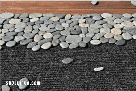 鹅卵石拼成地毯/桌垫 为家增添一抹田园风情