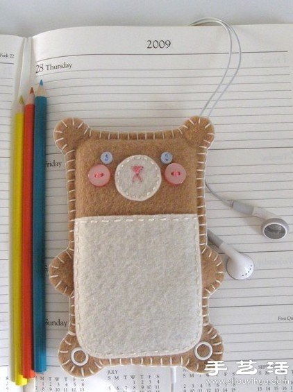 布艺手工制作的可爱小熊手机套