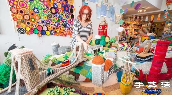 英国手工达人用针织DIY栩栩如生城市场景
