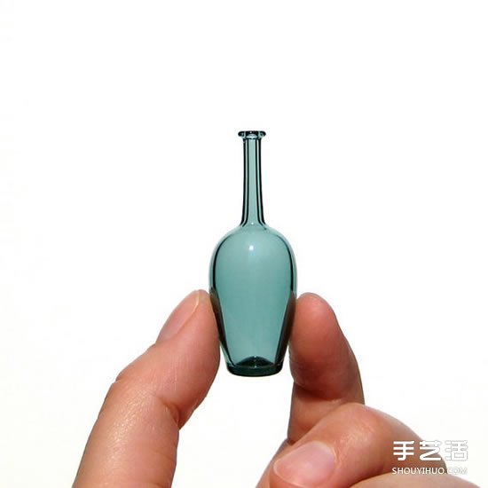 Kiva Ford迷你手工玻璃瓶作品图片欣赏
