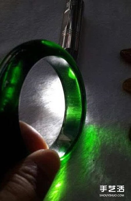 啤酒瓶做钻石怎么做 啤酒瓶磨成绿钻全过程