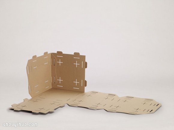 回收纸箱制成纸板 以积木概念打造幸福猫窝