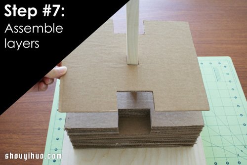 纸箱瓦楞纸板废物利用DIY制作猫咪磨爪器