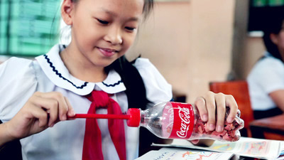 可乐瓶废物利用回收活动 小创意大启发！