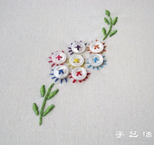 纽扣和刺绣结合DIY的小清新花朵