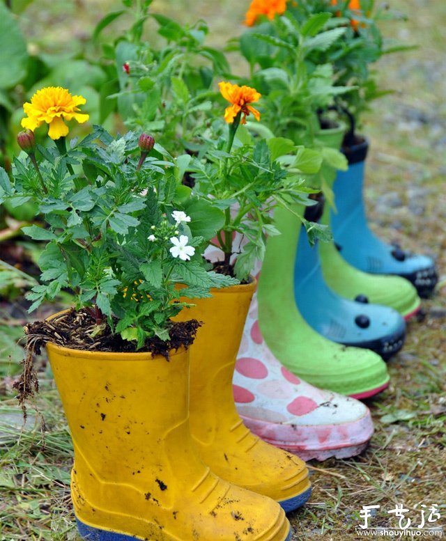 用雨鞋DIY的漂亮花盆