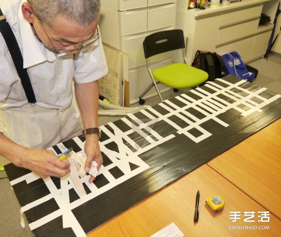 胶带也能做招牌 日本手工达人剪贴“修悦体”