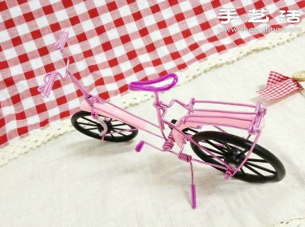 铝线DIY手工制作漂亮的粉红自行车
