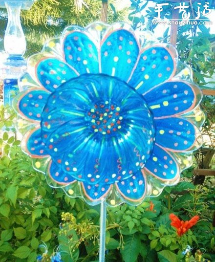 旧玻璃器皿手工DIY的漂亮玻璃花