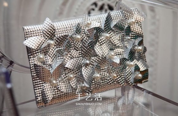铝箔防潮垫手工制作漂亮手拿包的方法图解