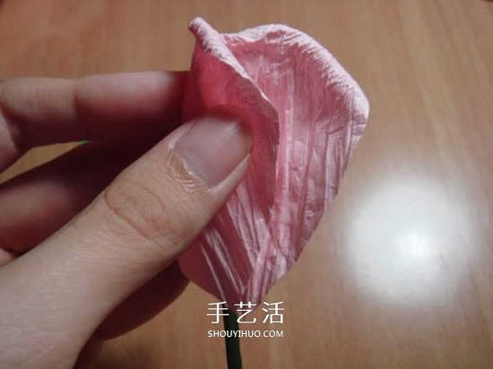 DIY纸藤玫瑰花图解教程 纸藤制作玫瑰的步骤