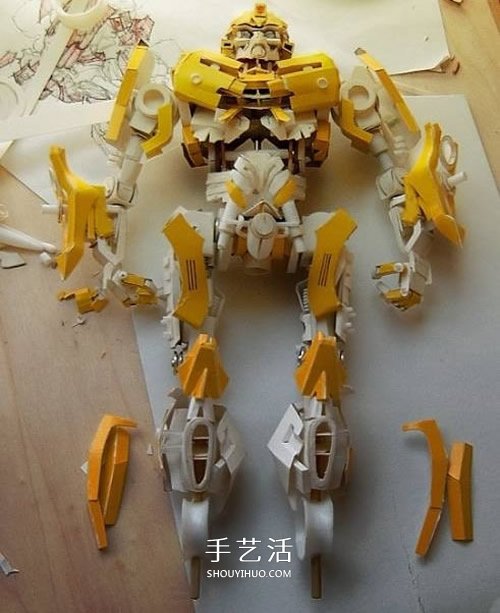 变形金刚大黄蜂模型 废纸盒制作大黄蜂作品