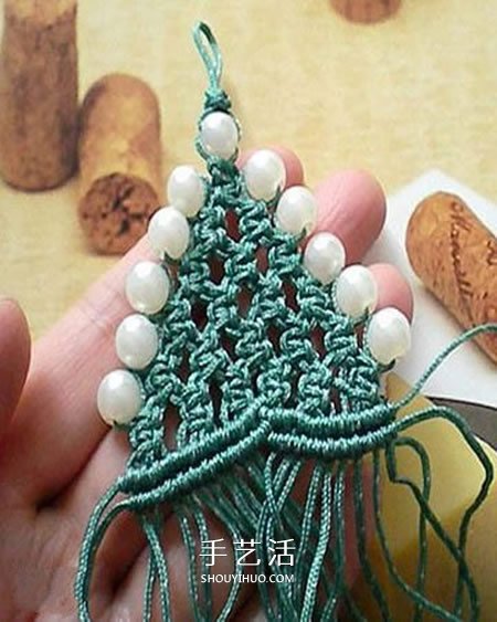 圣诞树小挂件的编法 手工编织圣诞树挂饰图解