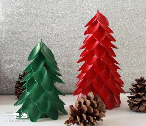 一次性勺子DIY手工制作立体圣诞树的教程