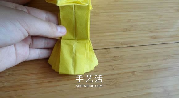 鹰的折纸教程 手工折纸展开翅膀雄鹰的步骤图